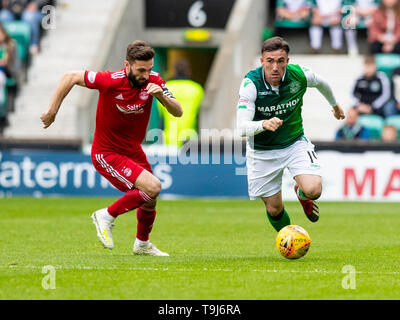 Leith, Edinburgh, Schottland, Großbritannien. 19. Mai 2019. Ladbrokes Scottish Premier League Fußball, Hibernian gegen Aberdeen; Stevie Mallan von Hibernian bricht mit Graeme Shinnie von Aberdeen Credit: Aktion Plus Sport Bilder/Alamy leben Nachrichten Stockfoto