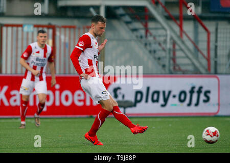 Oss, Niederlande. 19 Mai, 2019. OSS, 19-05-2019, Stadion TOP Oss, Niederländisch Keuken Kampioen divisie Saison 2018/2019 Play Off. TOP Oss player Rick Stuy van den Herik auf den Ball während des Spiels TOP Oss-Sparta (Play-off) (0-2). Credit: Pro Schüsse/Alamy leben Nachrichten Stockfoto