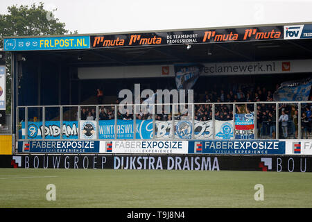 Leeuwarden, Niederlande. 19 Mai, 2019. LEEUWARDEN, 19 Ð 05-2019, cambuur Stadion, Saison 2018 - 2019, Keukenkampioen divisie, Play-offs, Fans von De Graafschap während des Spiels SC Cambuur - De Graafschap Credit: Pro Schüsse/Alamy leben Nachrichten Stockfoto