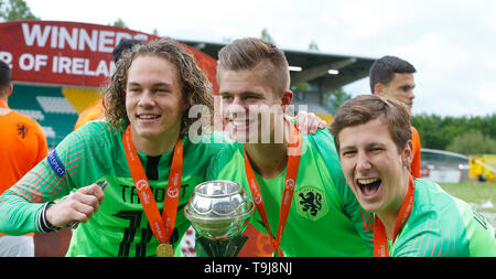 Stadion Tallaght, Dublin, Irland. 19 Mai, 2019. UEFA U17 Europameisterschaft endgültig, Niederlande gegen Italien; Niederlande Team Credit ihren Sieg feiern: Aktion plus Sport/Alamy leben Nachrichten Stockfoto