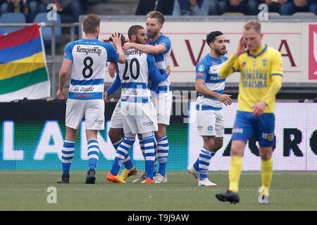 Leeuwarden, Niederlande. 19 Mai, 2019. LEEUWARDEN, 19 Ð 05-2019, cambuur Stadion, Saison 2018 - 2019, Keukenkampioen divisie, Play-offs, De Graafschap feiert die 0-1 während des Spiels SC Cambuur - De Graafschap Credit: Pro Schüsse/Alamy leben Nachrichten Stockfoto