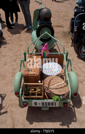 Szenen aus dem Fahrrad, dem Scooter zeigen Catalunya Spanien Stockfoto