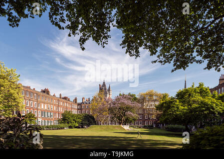 Neue Platz in der Bezirks London im Sommer Stockfoto