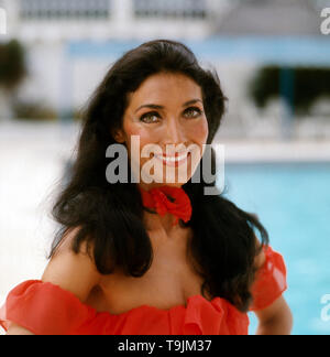 Porträtaufnahme der deutschen Plant und Sängerin Dunja Rajter, Ca. 1975. Portrait der deutschen Schauspielerin und Sängerin Dunja Rajter, Ca. 1975. Stockfoto