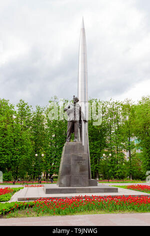 Kaluga, Russland - Mai 11, 2019: Blick auf Monument zu ziolkowski am Platz des Friedens Stockfoto