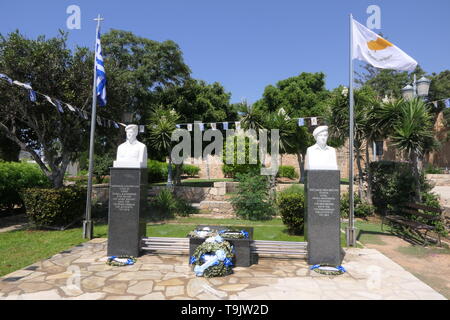 Kriegerdenkmal für die griechisch-zyprischen Zivilisten, die im Krieg von 1974 mit der Türkei, Ayia Napa Zypern gestorben Stockfoto