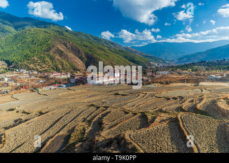 Der Dzong in der Hauptstadt von Bhutan. Es beherbergt ein Kloster und staatlichen Büroräume, die mit dem Königtum verbunden sind. Stockfoto