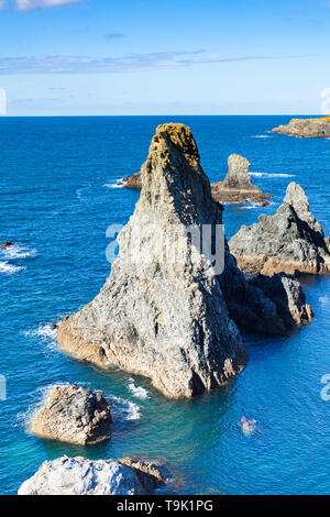 Die berühmten Orte der Ile Belle Ile en Mer in Frankreich, die Aiguilles de Port-Coton und die Klippen Stockfoto