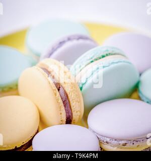 Süßen, bunten Pastelltönen französische Makronen oder Macaron Stockfoto