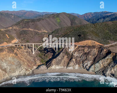 Bixby Bridge und Pacific Coast Highway in Big Sur, Kalifornien, USA Stockfoto