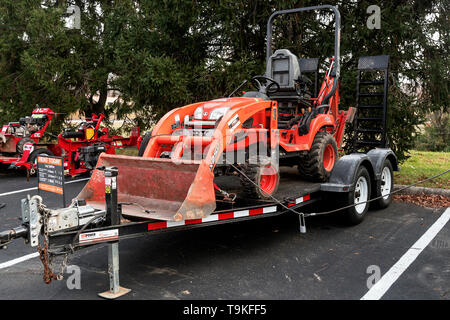 Erdbewegungsmaschinen zum Mieten, The Home Depot, Philadelphia, USA Stockfoto