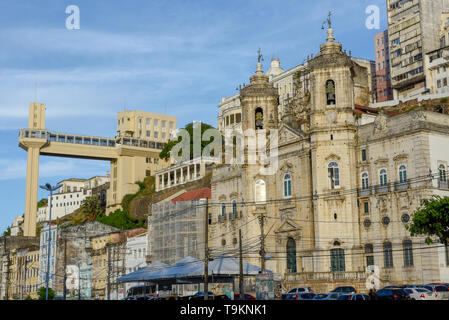 Salvador, Brasilien - 3. Februar 2019: Ansicht von Lacerda Aufzug von der unteren Stadt in Salvador Bahia in Brasilien Stockfoto