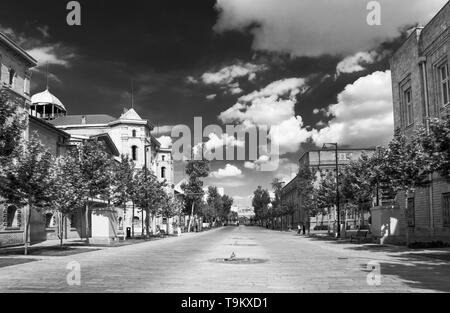 Schwarz-Weiß-Foto des Nationalgartens, einer historischen Stätte im Zusammenhang mit der Pahlavi-Ära, in der Hauptstadt der Islamischen Republik Iran, Teheran Stockfoto