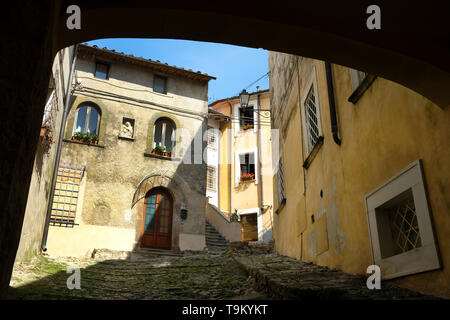 Malerische Anblick in Monteggiori, einem malerischen Dorf in der Toskana, in der Provinz von Lucca, Italien. Stockfoto