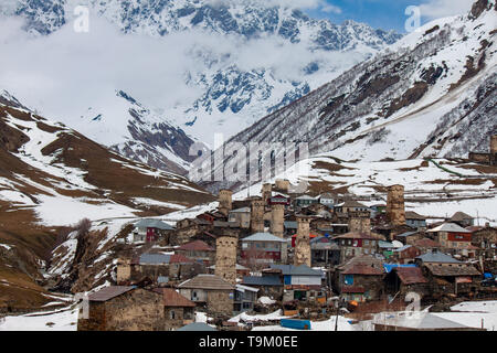 UNESCO World Heritage Area Harderwijk, Svaneti im Kaukasus, Georgien im April Stockfoto