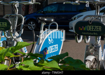 Berlin, Deutschland - 19. Mai 2019 - bublic Fahrrad teilen in der Stadt Berlin ist von Deezer nextbike angeboten. Mieten Sie eines von über 5000 Fahrräder Stockfoto