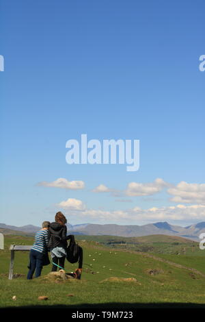 UK Ulverston, Cumbria. Panoramablick von hoad Hill Ulverston, Furness Halbinsel. Stockfoto