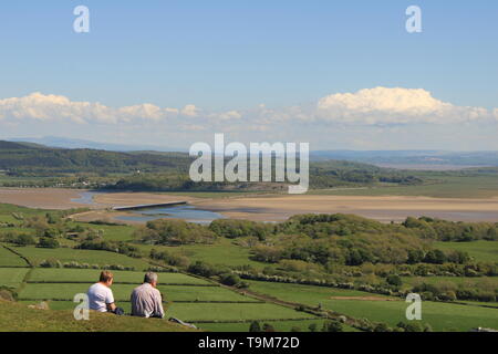 UK Ulverston, Cumbria. Panoramablick von hoad Hill Ulverston, Furness Halbinsel. Stockfoto