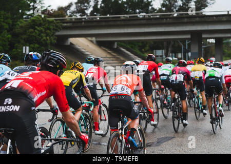 Amgen Tour von Kalifornien 2019. Stufe 5. Radfahrer Brise durch Santa Barbara County. Regen. Orcutt, Santa Barbara County, Kalifornien, 16. Mai 2019 Stockfoto