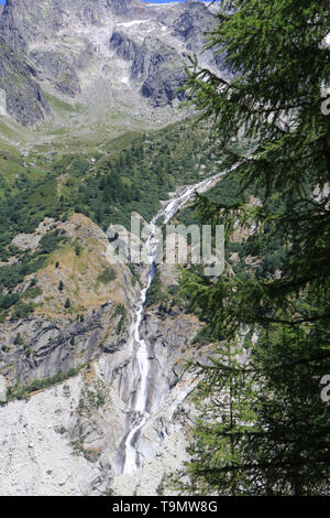 La Mer de Glace. Petit âge glaciaire. Bloc de Granit et cordons morainiques. Montenvers. Haute-Savoie. Frankreich. Stockfoto