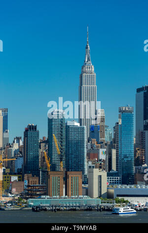 EMPIRE STATE BUILDING MIDTOWN SKYLINE HUDSON RIVER MANHATTAN NEW YORK CITY USA Stockfoto