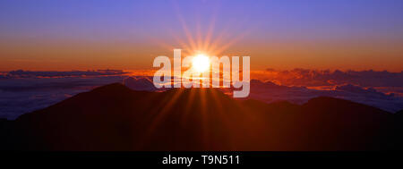 Sonnenaufgang über Haleakala National Park Stockfoto