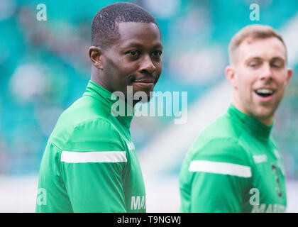 Edinburgh, Großbritannien. 19. Mai 2019. Marvin Bartley von Hibernian vor der Ladbrokes Premiership Übereinstimmung zwischen Hibernian und Aberdeen an Ostern Straße am 19. Mai 2019 in Edinbugh, UK. Nur die redaktionelle Nutzung, eine Lizenz für die gewerbliche Nutzung erforderlich. Keine Verwendung in Wetten, Spiele oder einer einzelnen Verein/Liga/player Veröffentlichung. Credit: Scottish Borders, Medien/Alamy leben Nachrichten Stockfoto