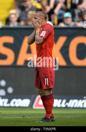 Sven Michel (PB), frustriert, enttäuscht, frustriert, enttäuscht, entmutigt, Niederlage, Fußball 2. 1. Fussballbundesliga, 34. Spieltag, Dynamo Dresden (DD) - SC Paderborn 07 (PB) 3:1, 19.05.2019 in Dresden/Deutschland. € | Nutzung weltweit Stockfoto