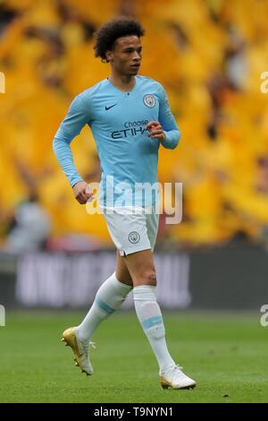 LEROY SANE Manchester City FC Manchester City FC V FC Watford, FA Cup Final 2019 Wembley Stadion, LONDON, ENGLAND, 18. Mai 2019 GBD 14293 streng redaktionelle Verwendung. Wenn der Spieler/Spieler in diesem Bild dargestellt ist/Spielen für einen englischen Club oder das England National Team. Dann ist dieses Bild darf nur für redaktionelle Zwecke verwendet werden. Keine kommerzielle Nutzung. Folgende Verwendungen sind auch dann eingeschränkt, wenn in einem redaktionellen Kontext: Verwendung in Verbindung mit oder als Teil eines nicht autorisierten Audio-, Video-, Daten-, Spielpläne, Verein/liga Logos, Wetten, Spiele oder eine "Live"-Diensten. Auch Res Stockfoto