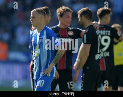 Berlin, Deutschland. 18 Mai, 2019. Ondrej DUDA (B, links), frustriert, enttäuscht, frustriert, enttäuscht, entmutigt, Niederlage, Fußball 1. Fussballbundesliga, 34. Spieltag, Hertha BSC Berlin (B) - Bayer 04 Leverkusen (LEV) 1:5, am 18.05. 2019 in Berlin/Deutschland. € | Nutzung der weltweiten Kredit: dpa/Alamy leben Nachrichten Stockfoto
