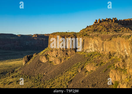 Basaltfelsen entlang der Kante des Franzosen Coulee, einige Der scablands geleitet, in der Nähe von Vantage, Washington State, USA Stockfoto