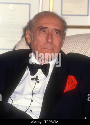 Westwood, Kalifornien, USA, 19. April 1994 Komponist Henry Mancini besucht 70. Geburtstag Party für Henry Mancini am 19. April 1994 an Pauley Pavillion an der UCLA in Westwood, Kalifornien, USA. Foto von Barry King/Alamy Stock Foto Stockfoto