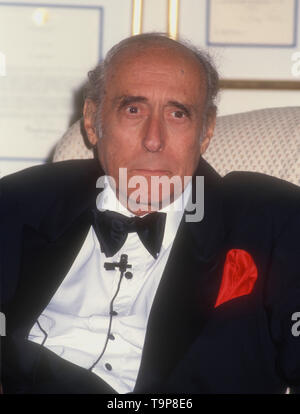 Westwood, Kalifornien, USA, 19. April 1994 Komponist Henry Mancini besucht 70. Geburtstag Party für Henry Mancini am 19. April 1994 an Pauley Pavillion an der UCLA in Westwood, Kalifornien, USA. Foto von Barry King/Alamy Stock Foto Stockfoto