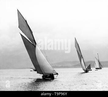 Racing Yachten auf dem Fluss Clyde Stockfoto