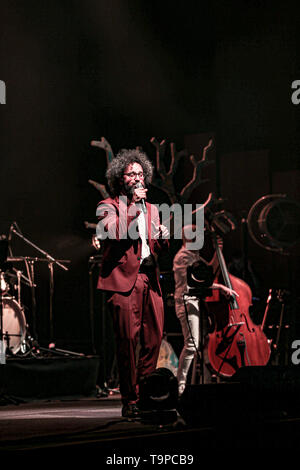 Rom, Italien. 19 Mai, 2019. Simone Cristicchi im Konzert an das Auditorium Parco della Musica in Rom. Credit: Daniela Franceschelli/Pacific Press/Alamy leben Nachrichten Stockfoto