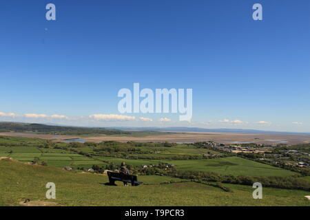 UK Ulverston, Cumbria. Panoramablick von hoad Hill Ulverston, Furness Halbinsel. Stockfoto