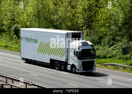 Waitrose Lastwagen auf der Autobahn M40, Warwickshire, Großbritannien Stockfoto