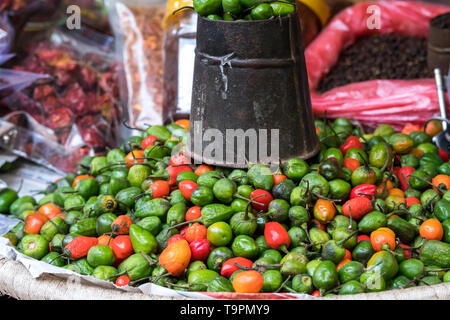 Chili peppers wird auf der Straße von Kathmandu, Nepal verkauft Stockfoto