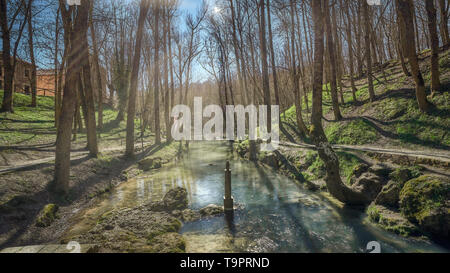 Geburt des Flusses Ebro im Dorf Fontibre, Kantabrien, Spanien Stockfoto