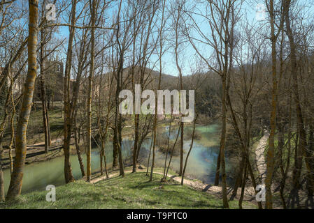 Geburt des Flusses Ebro im Dorf Fontibre, Kantabrien, Spanien Stockfoto