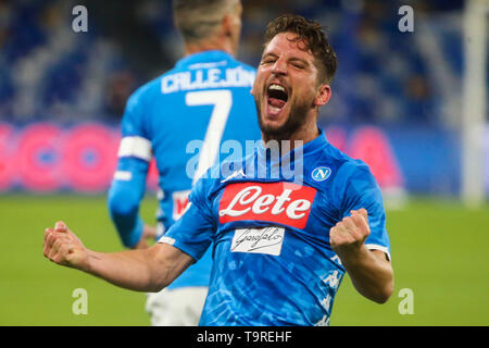 Napoli, Kampanien, Italien, 19-05-19, Italienisch Fußballspiel zwischen SSC Neapel - FC Internazionale im San Paolo Stadion in Bild Ziel feiern Dreies Mertens Stürmer von Napoli, das Endergebnis ist 4-1 Ziel Piotr Zielinski, Dreies Mertens, 2 Fabian Ruiz, Mauro Icardi (Antonio Balasco - Pacific Press) (Foto von Antonio Balasco/Pacific Press) Stockfoto