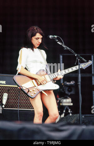 PJ Harvey bei der Jungfrau V Festival 2003, Hylands Park, Chelmsford, Essex, Vereinigtes Königreich. Stockfoto