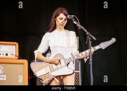 PJ Harvey bei der Jungfrau V Festival 2003, Hylands Park, Chelmsford, Essex, Vereinigtes Königreich. Stockfoto