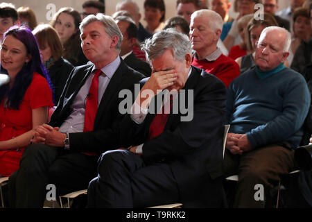 Der ehemalige Premierminister Gordon Brown Gesten vor einer Rede auf der Kundgebung für die Wahlen zum Europäischen Parlament auf dem Leuchtturm in Glasgow. Stockfoto