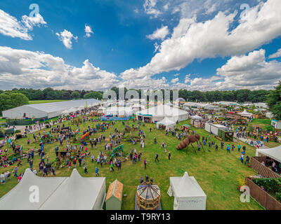 Luftbild vom RHS Tatton Park im Garten arbeiten zeigen, die jährlich in Cheshire, Großbritannien. Stockfoto