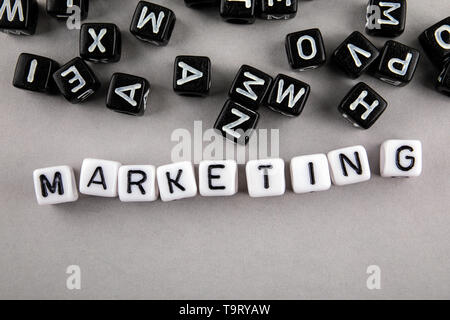 Marketing Konzept. Text aus Buchstaben des Alphabets Stockfoto