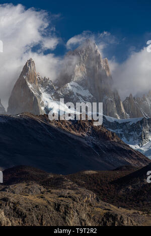 Mount Fitz Roy im Nationalpark Los Glaciares in der Nähe von El Chalten, Argentinien. Ein UNESCO-Weltkulturerbe im Patagonia Region Südamerika. Bec Stockfoto