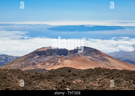 Blick vom Mount Teide auf Pico Vieje, Nationalpark Teide, Teneriffa, Spanien. Stockfoto