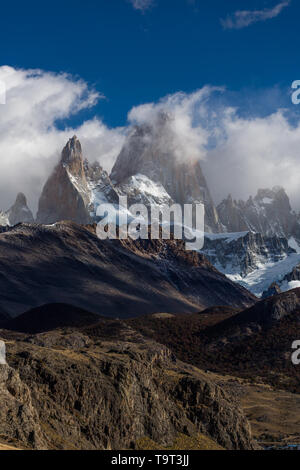 Mount Fitz Roy im Nationalpark Los Glaciares in der Nähe von El Chalten, Argentinien. Ein UNESCO-Weltkulturerbe im Patagonia Region Südamerika. Bec Stockfoto