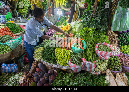 Sri Lanka Reise, Tag 8: Einer der vielen Verkaufsstände auf dem Markt in Nuwara Eliya. Stockfoto